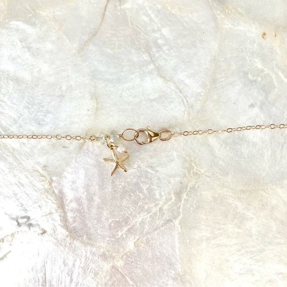 Limited Holiday Edition Shake Necklace - Picture 4 of 7